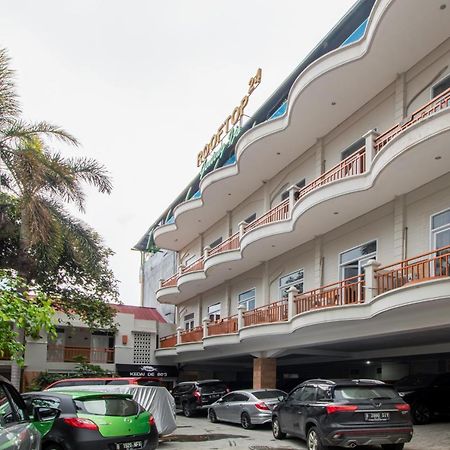 De 80'S Genteng Ijo Jakarta Exterior photo
