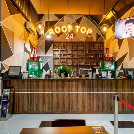 De 80'S Genteng Ijo Jakarta Exterior photo